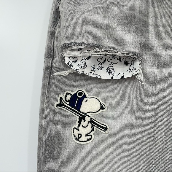 AE x Peanuts Snoopy Gray Mom Jeans – Size 6 - Picture 5 of 16